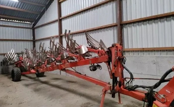 Оборотний плуг KUHN MANAGER в ідеальному стані