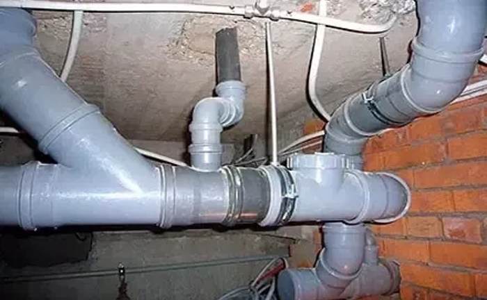 Заміна стояків каналізації, водопроводу, монтаж каналізації та води