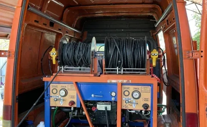 Чистка каналізаційних труб, прочистка труб, чистка труб Чистка каналізаційних труб, прочистка труб, чистка труб