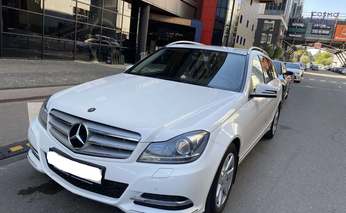 Авто Mercedes-Benz W204— Компактний преміум для ваших справ