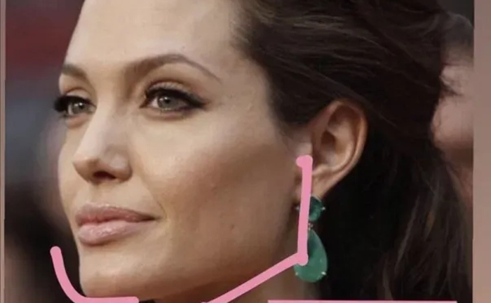 Косметолог+ подарок . Масаж обличчя, шиї, декольте