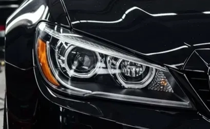 Полірування фар для авто. Відновлення прозорості та вигляду.