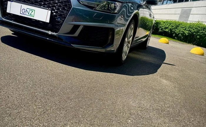 Audi A4 без водія Audi A4 без водія