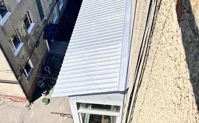 Монтажні роботи козирька над плитою, балкони під ключ. Ціна від 1500€