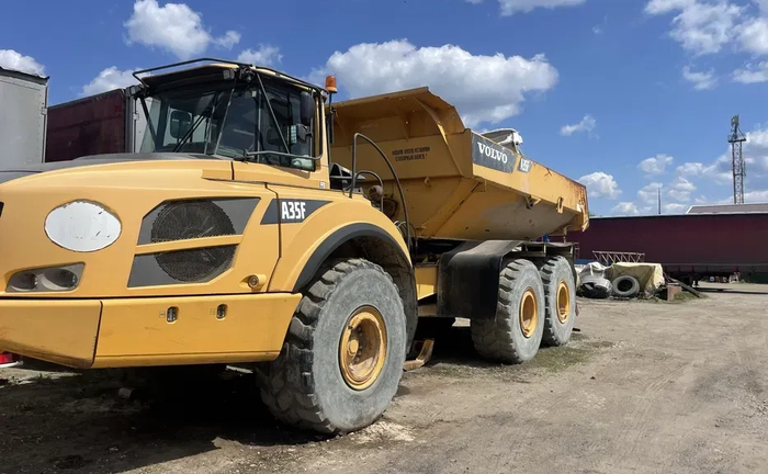 Самоскид VOLVO Самоскид VOLVO