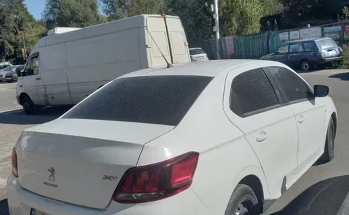 Авто 301 пежо в ідеальному стані