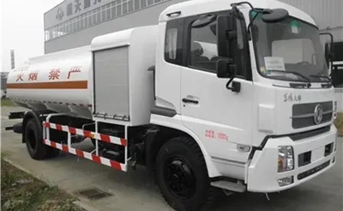 Автоцистерна-паливозаправник- перевезення пального.