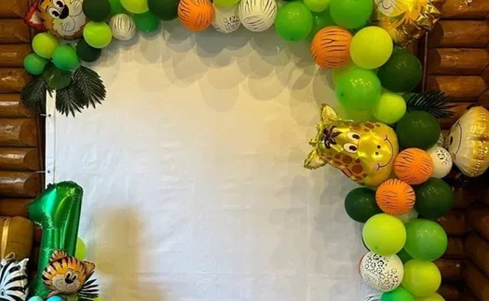 Плакат зі стійками. Фотозона на свято