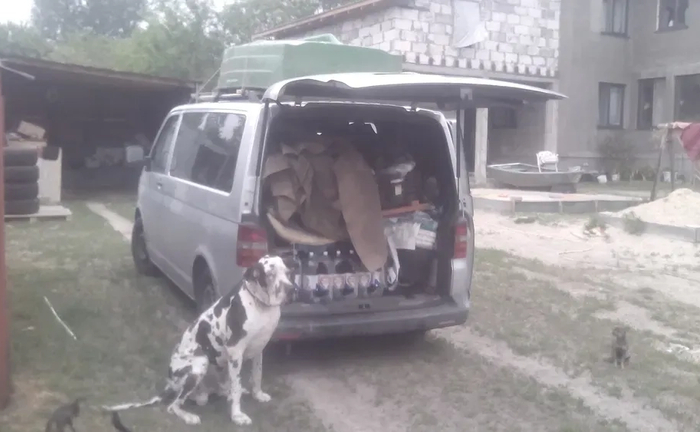 Стоянка парковка авто в приватному будинку довгостроково Стоянка парковка авто в приватному будинку довгостроково