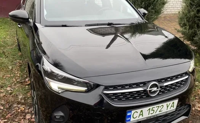 Автомобіль Opel Corsa E 2020 року. Електро, реальний запас ходу 280-300 (в залежності від манери їзди).