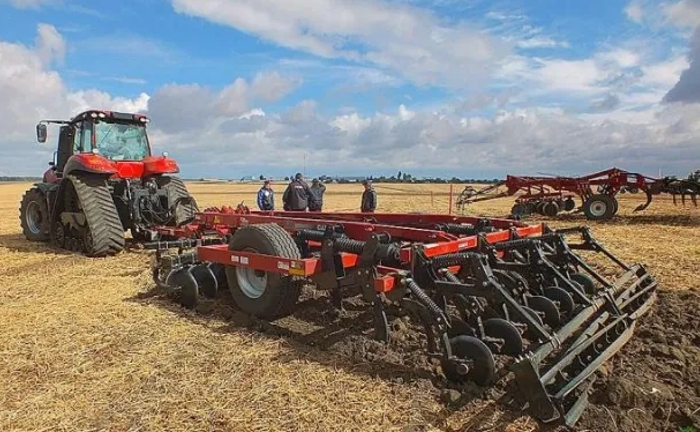 Плуг професійний CASE IH Ecolo Tiger Плуг професійний CASE IH Ecolo Tiger