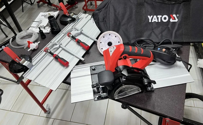 Плиткоріз YATO YT-821591 з направляючою Регулювання кута 45° Плиткоріз YATO YT-821591 з направляючою Регулювання кута 45°