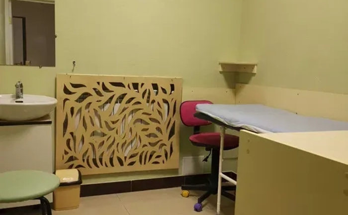 Кабінет з кушеткою у салоні краси. Під ключ, доступ 24/7.