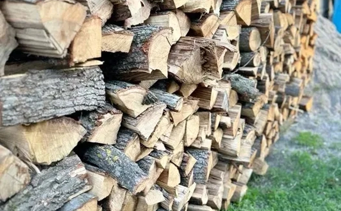 Колка дров, рубка дров. Дніпро Колка дров, рубка дров. Дніпро