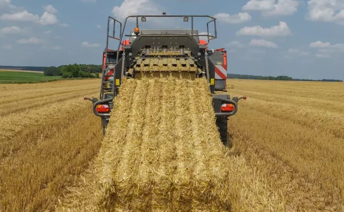 Прес-підбирач, покіс трав, сінаж.