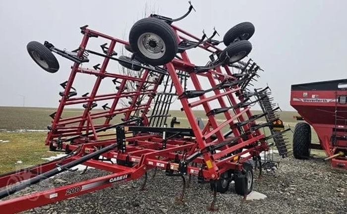 Культиватор CASE IH Tiger Mate (748)