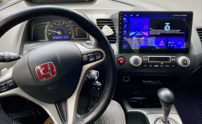 Встановлення / заміна магнітол, камери заднього виду, парктроніків.