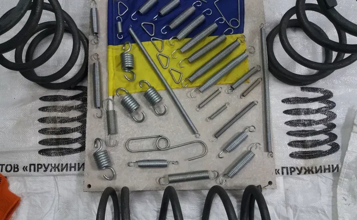 Пружина розтягування стиснення кручення тарілчаста від заводу виробника Пружина розтягування стиснення кручення тарілчаста від заводу виробника