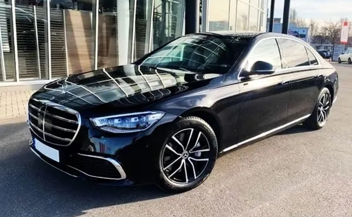 322 Mercedes 223 S-класу з водієм на весілля 322 Mercedes 223 S-класу з водієм на весілля