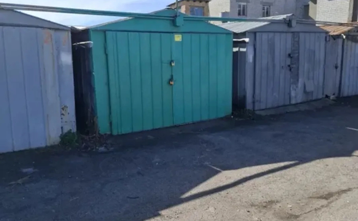 Гараж на Позняках біля River Mall