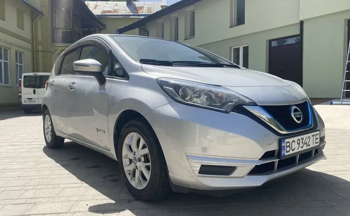 Авто під таксі власні потреби Гібрид Nissan Note 2019 Авто під таксі власні потреби Гібрид Nissan Note 2019