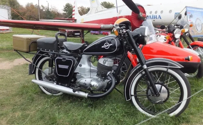 Мотоцикли для фото відео зйомок Мотоцикли для фото відео зйомок