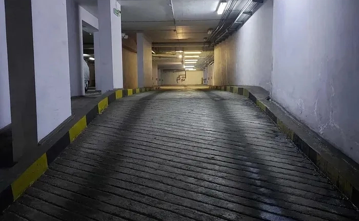 Зручне паркомісце на -3 поверсі