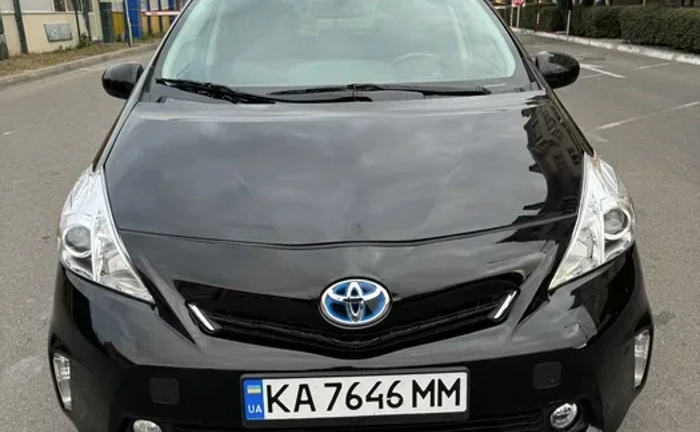 Авто toyota prius гібрид газ 6 літрів 100 км