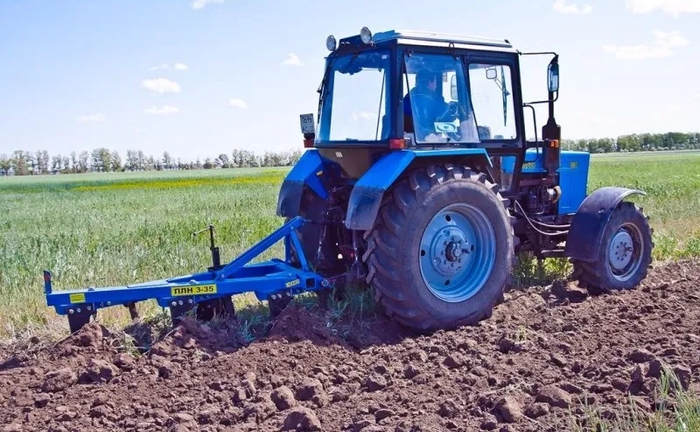 Потужний плуг - готовий до роботи!