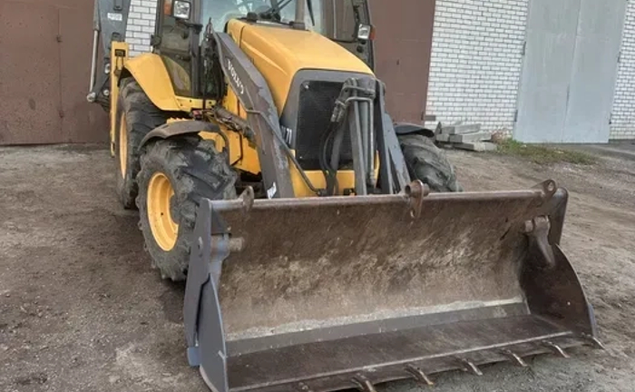 Послуги Екскаватора-навантажувача VOLVO— земляні роботи, копання траншей, планування територій! Послуги Екскаватора-навантажувача VOLVO— земляні роботи, копання траншей, планування територій!