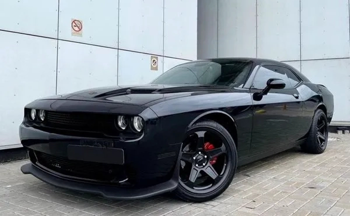 103 Dodge Challenger чорний 3.6 без водія Київ