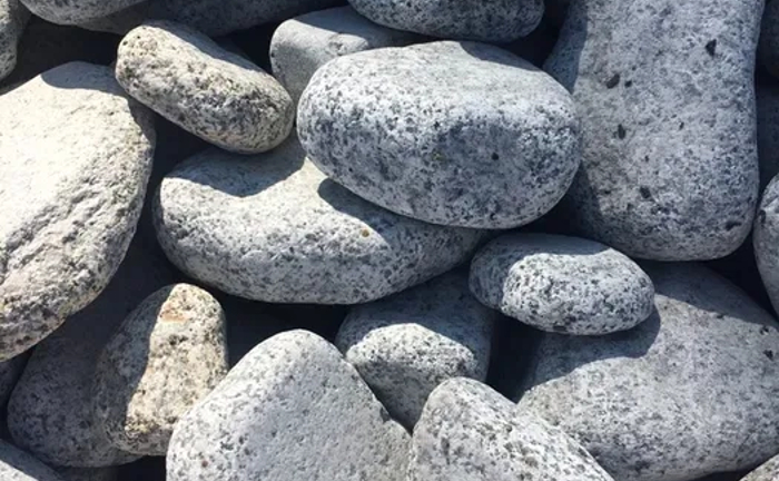 Бруківка. Стежки з натурального каменю (граніт) міцні та надійні