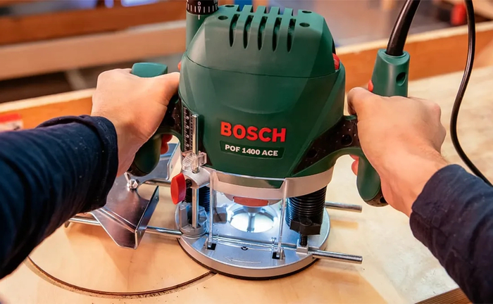 Вертикальний фрезер Bosch POF 1400 ACE
