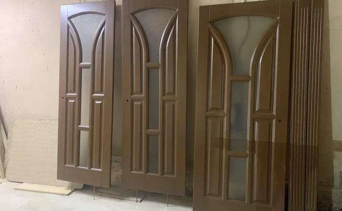 Реставрація, фарбування та лакування дверей, меблів, фасадів Реставрація, фарбування та лакування дверей, меблів, фасадів