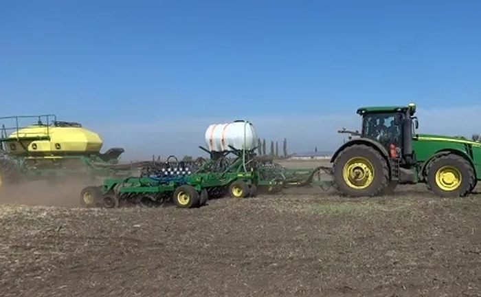 Внесення КАС Самохідним обприскувачем Внесення КАС Самохідним обприскувачем