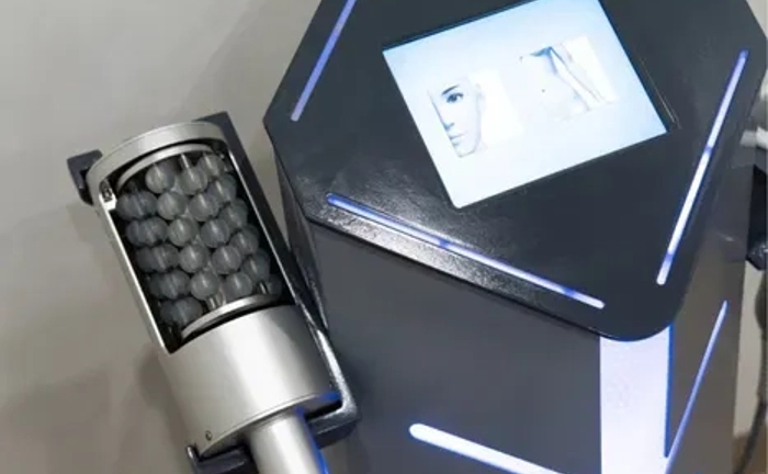 Апарат для процедури Ендосфера-терапії.