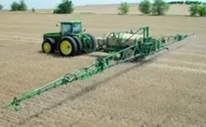 Самохідний обприскувач.Внесення гербіцидів, фунгіцидів та інсектицидів