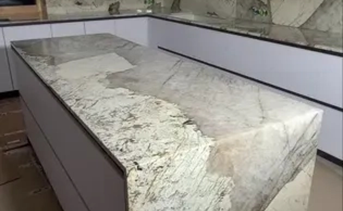 Монтаж кухонних стільців з каміння Монтаж кухонних стільців з каміння