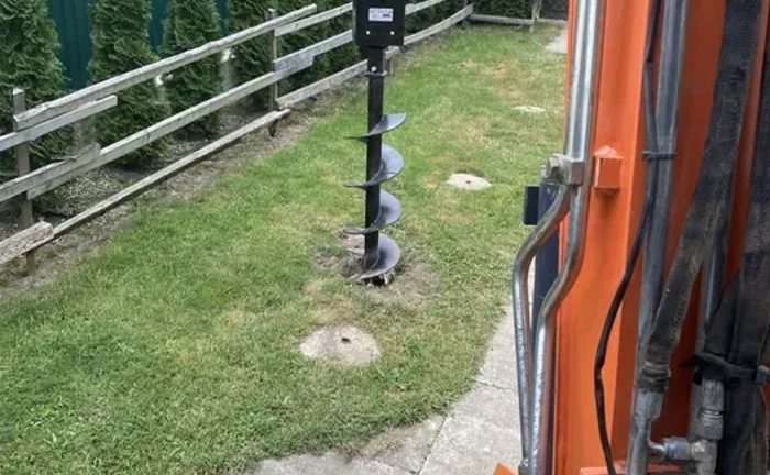 Ямобур , для буріння отворів . Ямобур , для буріння отворів .