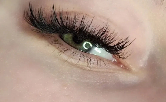 Нарощення вій. Корекція брів. Р-н Жадова 500 грн.!