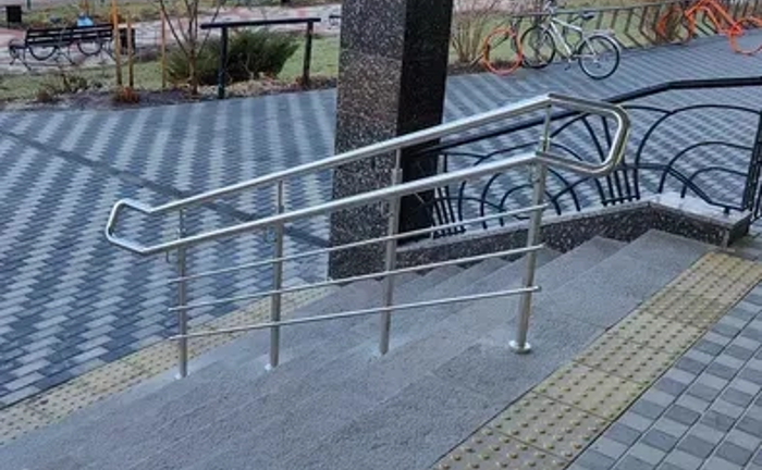 Перила поручні огорожі Перила поручні огорожі