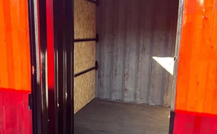 Сухий склад на территорii з охороною