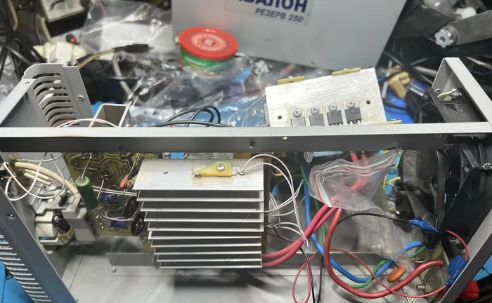 Професійний Ремонт Інверторів ⚡️ Будь-якого Типу та Складності!