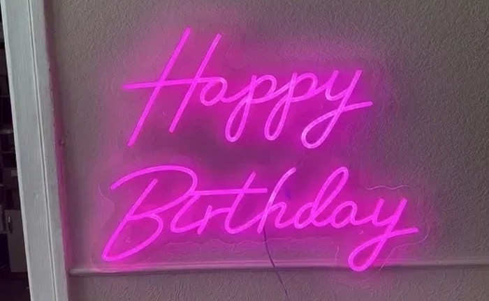 Надпис Happy Birthday