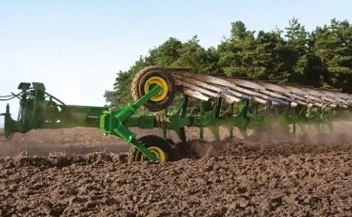 Плуг JOHN DEERE 3810 2017 року