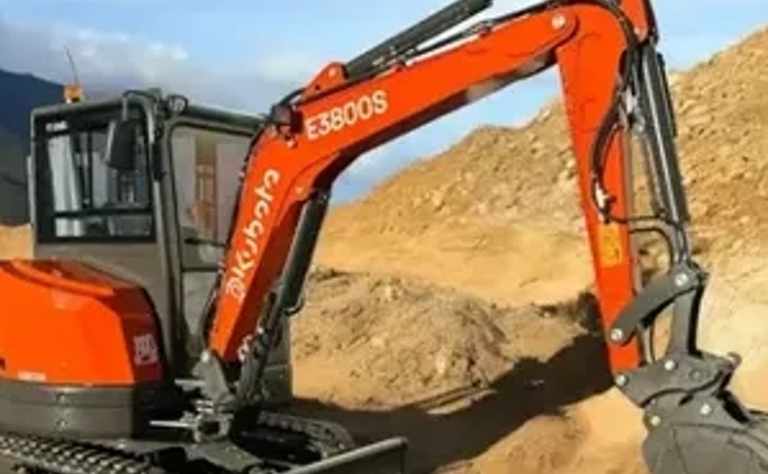 Послуги міні - ескаватора .Ковш 30,40 , планувальний 120см