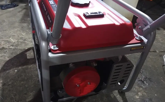 Генератор 3 кв, бензиновий електрогенератор. Генератор 3 кв, бензиновий електрогенератор.