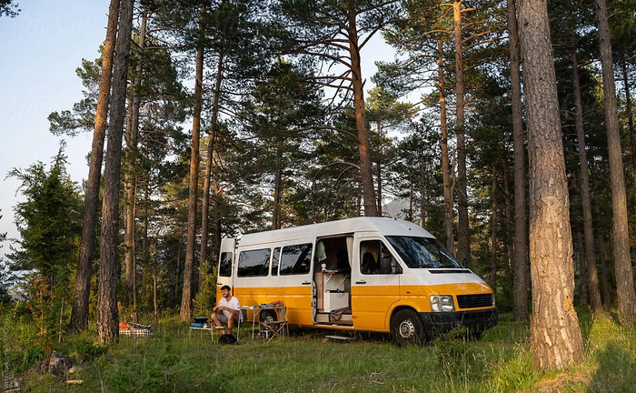 Кемпер-всюдихід для експедицій Кемпер-всюдихід для експедицій