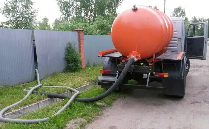 Асенізатор - викачка каналізації. Швидко і якісно Асенізатор - викачка каналізації. Швидко і якісно