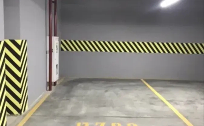 Місце на паркінгу під цілодобовою охороною